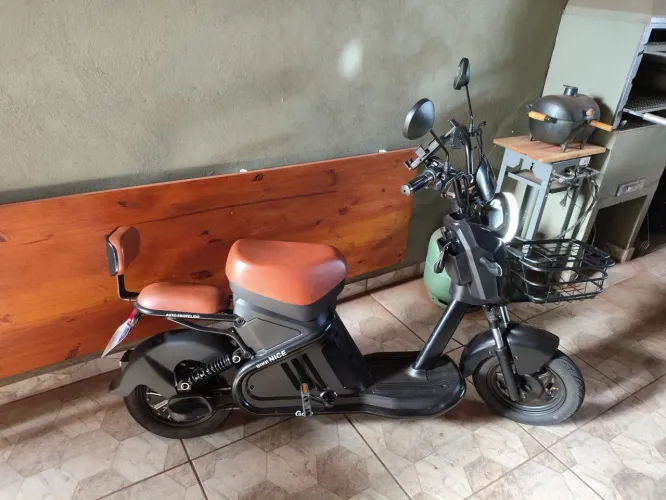 Autopropelido Goo Nice 1000W