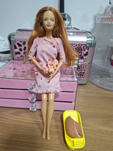 Barbie Midge e filho em perfeito estado