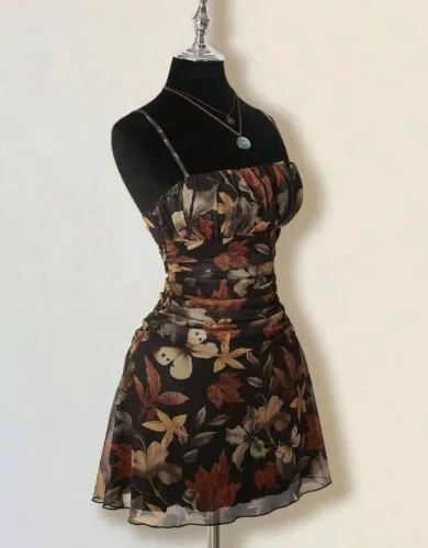 Vestido midi plissado estampado G