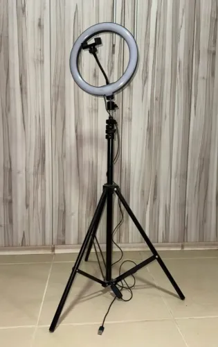 RING LIGHT LED COM TRIPÉ AJUSTÁVEL E SUPORTE PARA CELULAR