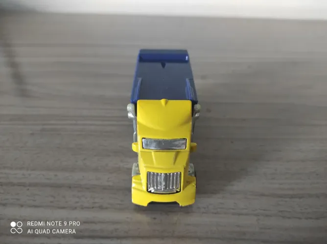 Hot Wheels Hiway Hauler2 2015 HW Art Cars