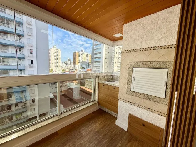 Apartamento com 03 dormitórios sendo 02 suítes no bairro Campinas - São José