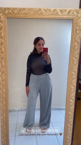 Body e blusa de tule