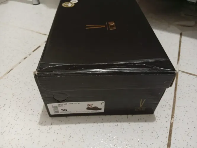 Vende -se um sandália vizzano