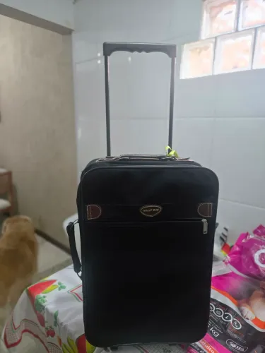 Mala de viagem media preta com alça e rodinha