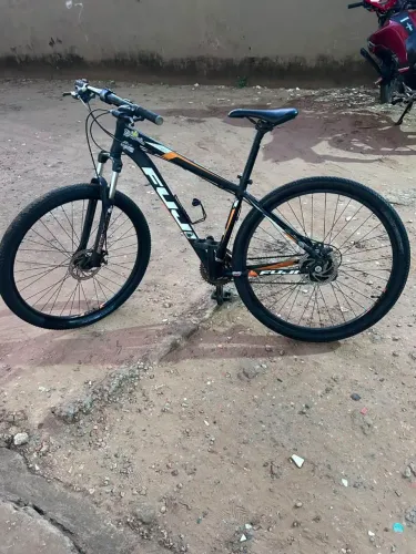 Bicicleta Aro 29 Semi Nova Com Marcha E Freio A Disco So Pega E Usa