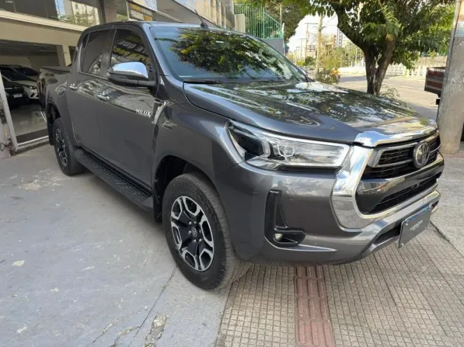 Toyota Hilux CD SRX Limited 4X4 2.8 TDI Die.aut 2023