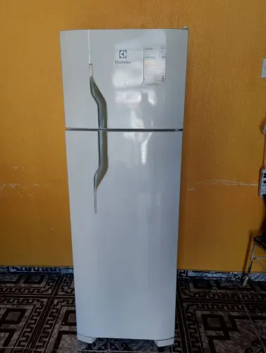 Geladeira Eletrolux Super Freezer