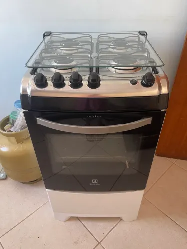 Fogão Electrolux 4 Bocas com Forno - Inox e Preto