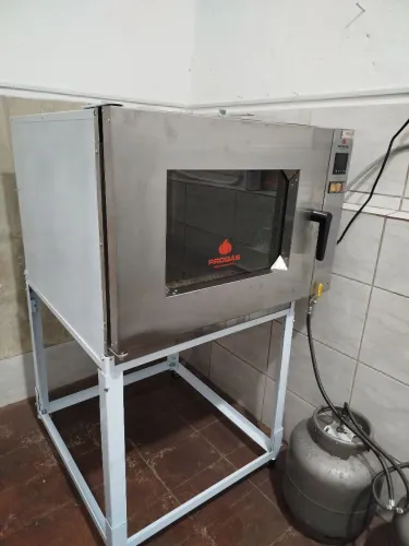 Forno de pão e armário
