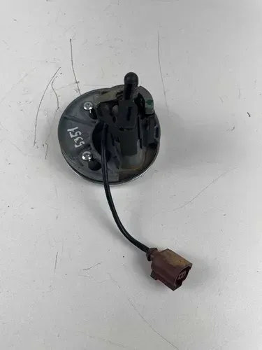 Fechadura Emblema Porta Malas Golf Gti 2014 A 2019