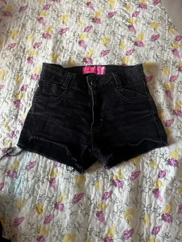 short jeans preto ?