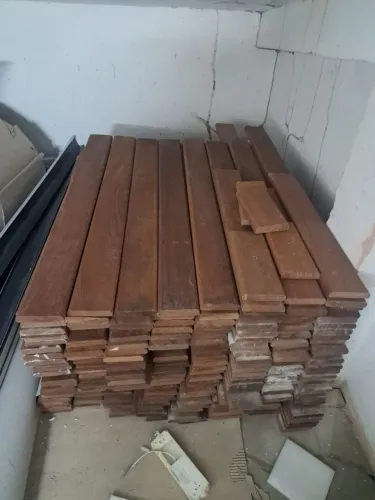 Vendo 200 peças de Madeira para Deck, 1 metro cada