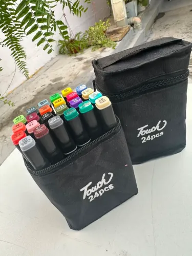 Estojo de canetinhas 24 cores