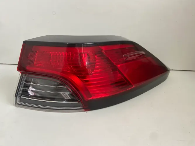 Lanterna Traseira Corolla Cross 2021 22 23 24 Lado Direito Original