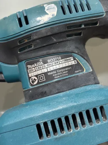 Lixadeira Orbital Profissional Makita BO3710