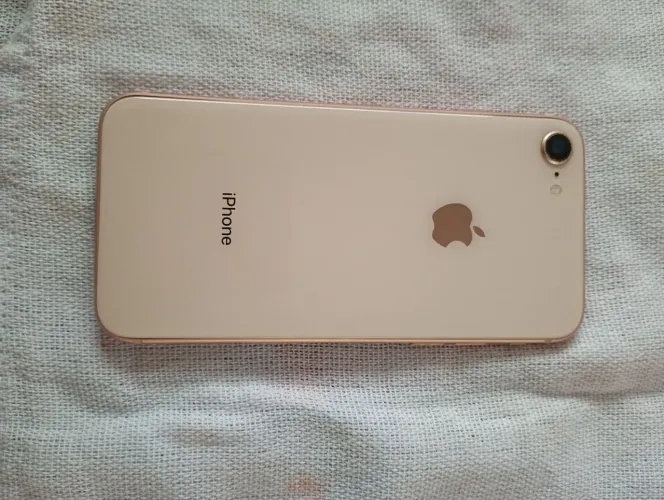 iPhone 8 64 gigas dourado 