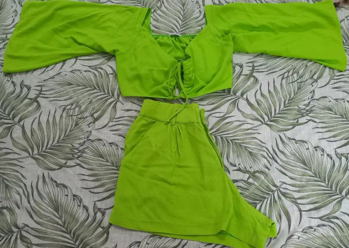 Conjunto em viscose e linho veste do 38 a 40,usado uma vez. 