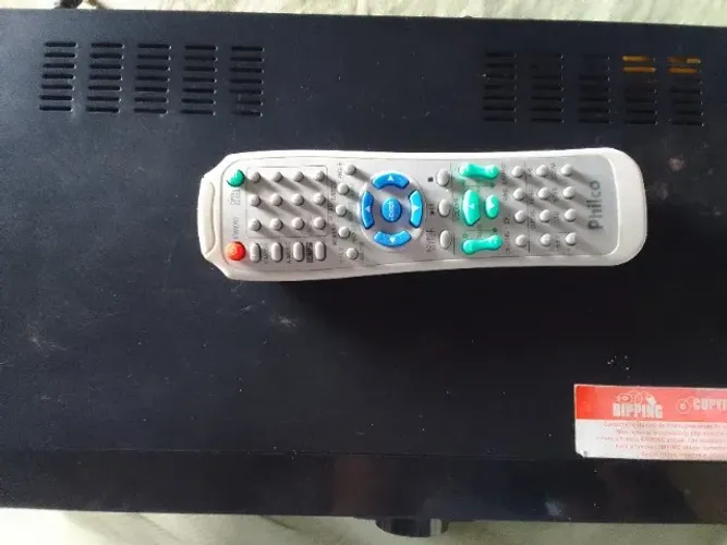 DVD player semi-novo com controle