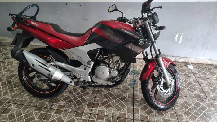 Yamaha Fazer 250 Impecável, pneus em ótimo estado, bateria recém trocada, mecânica em dia.