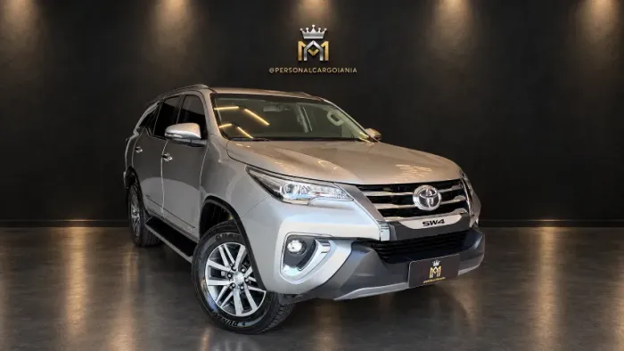 Toyota Hilux SW4 SRX 4X4 2.8 TDI 16V Dies. Aut. 2020