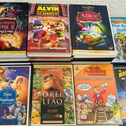 Diversos DVDs e CDs