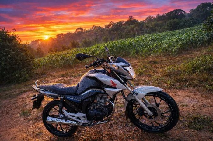 Vendo Titan 160 2022 com tudo feito novo 