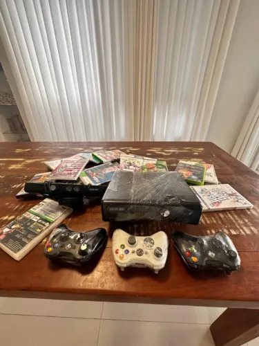 Xbox 360 Revisado + Kinect + Controles + Jogos