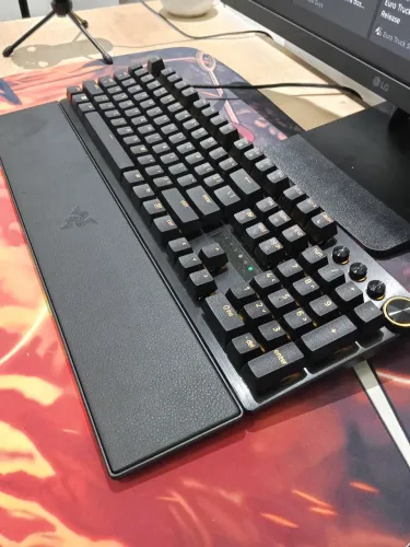 RAZER HUNTSMAN V3 FULL SIZE (COM TECLADO NUMÉRICO)
