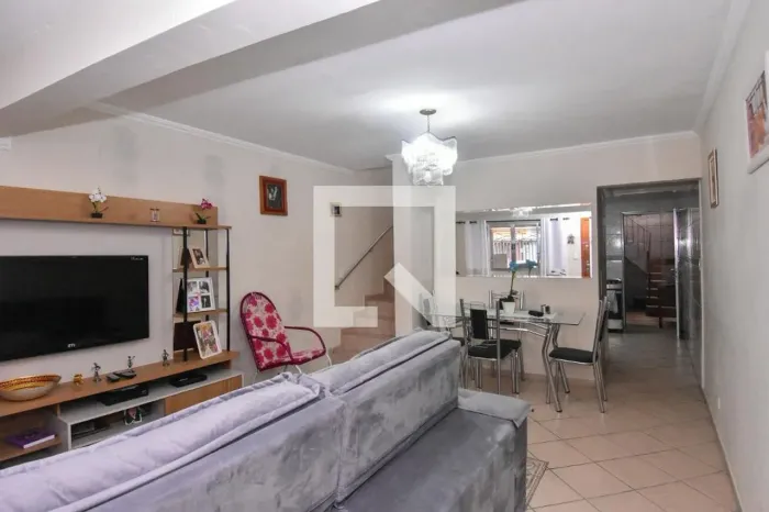 Casa à Venda - Vila Ema, 2 Quartos, 200 m2