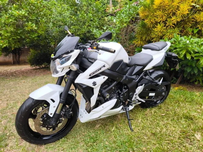 Motocicleta Suzuki GRS 750 Top de linha!!!!