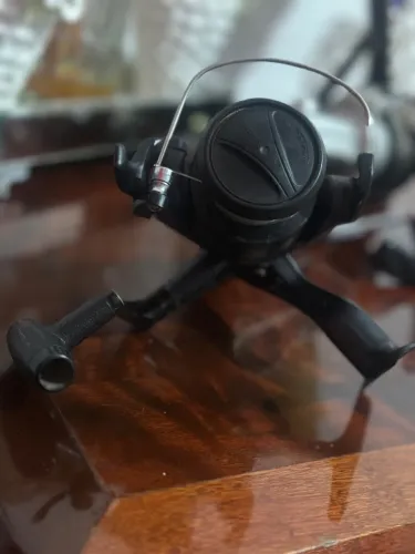 molinete de pesca Shimano IX 4000R preto com fricção traseira