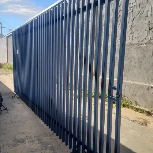 Portões portão de correr com grade 5,70m 3.20m e 2,50m ótimo estado