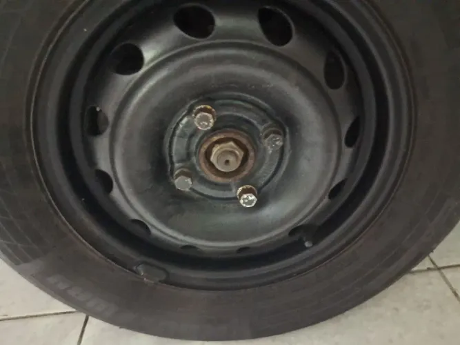 Quatro roda aro 13 do Corsa