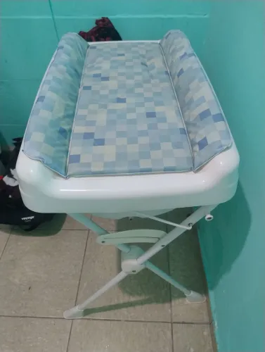 Vendo banheira de bebê com trocador