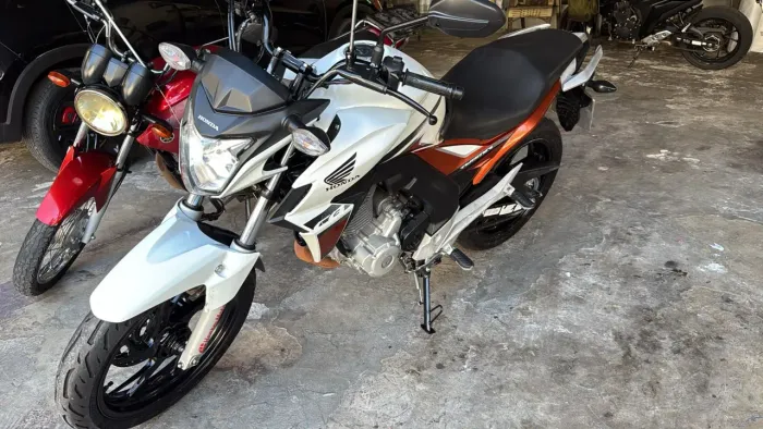 Repasse de moto Honda cb Twister 250cc, f, 2017 branca de 17500 por 13990