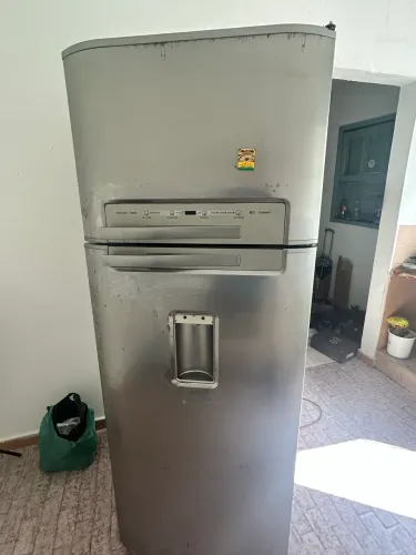 Vende-se geladeira Brastemp! Urgente!