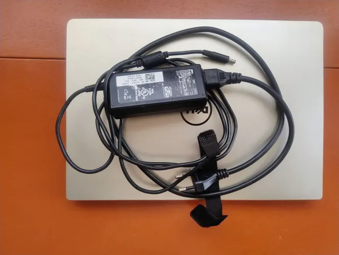 Notebook Dell Inspiron 7472 I7 (troco por iPhone 14)