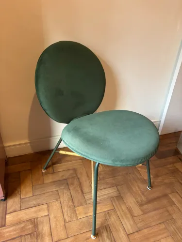 Cadeira estofada verde