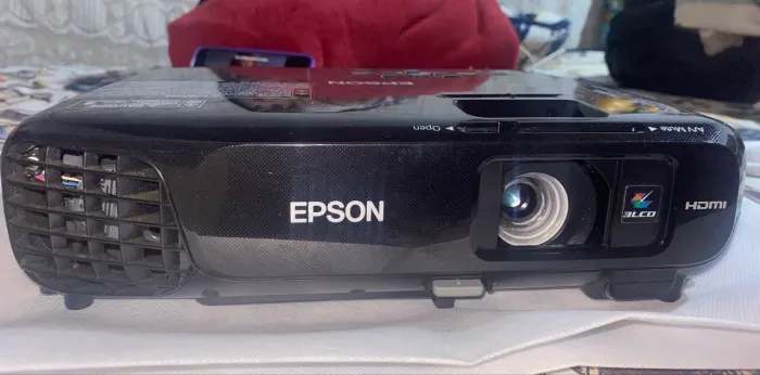 DataShow Epson S18+ - Excelente funcionamento e estado