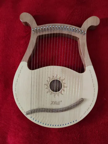 Harpa Lira,  19 cordas