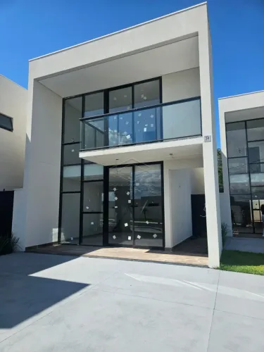 Sobrado Condomínio Villagio Jaguara