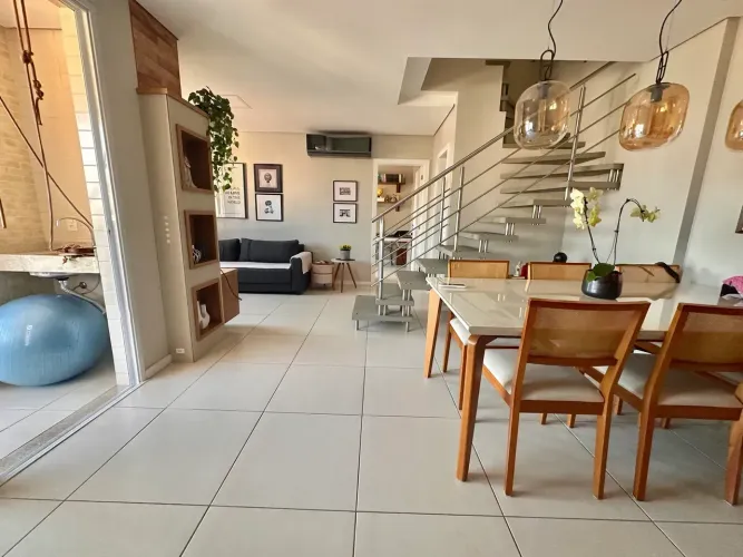 Duplex. 3 suites em Coqueiros