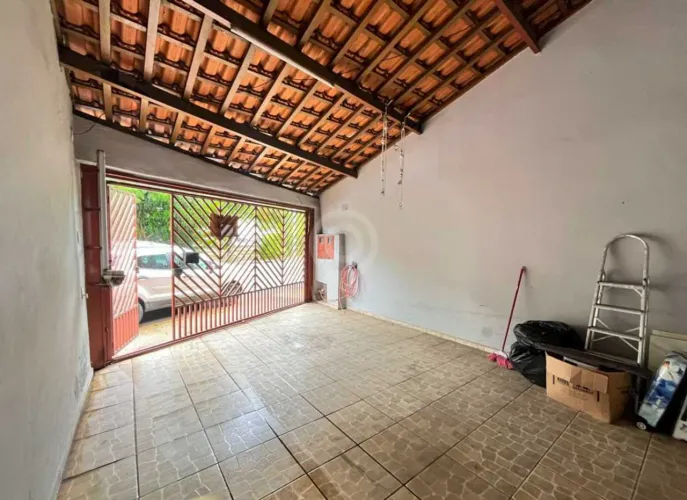 Casa de rua : / Residencial / Jardim Palladino