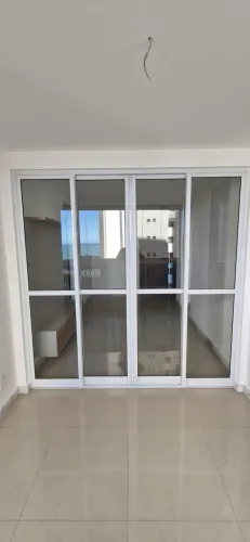 Esquadria Porta alumínio
