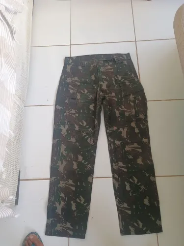 Calça camuflada