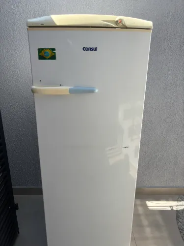 Geladeira cônsul usada