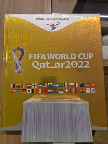 Set Album Gold copa 2022 impecável
