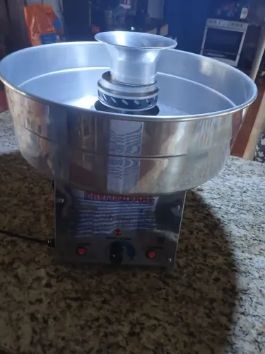 Vende-se máquina de algodão doce ?