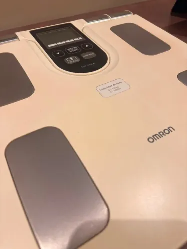 Balança de bioimpedância Omrom